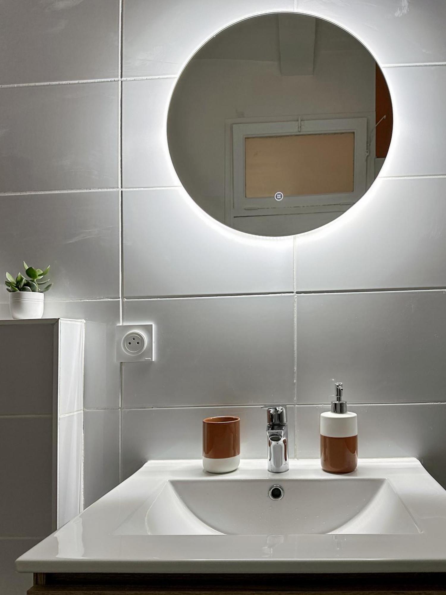 Appartement Entier Cosy Avec Balcon - Centre Монпелие Екстериор снимка