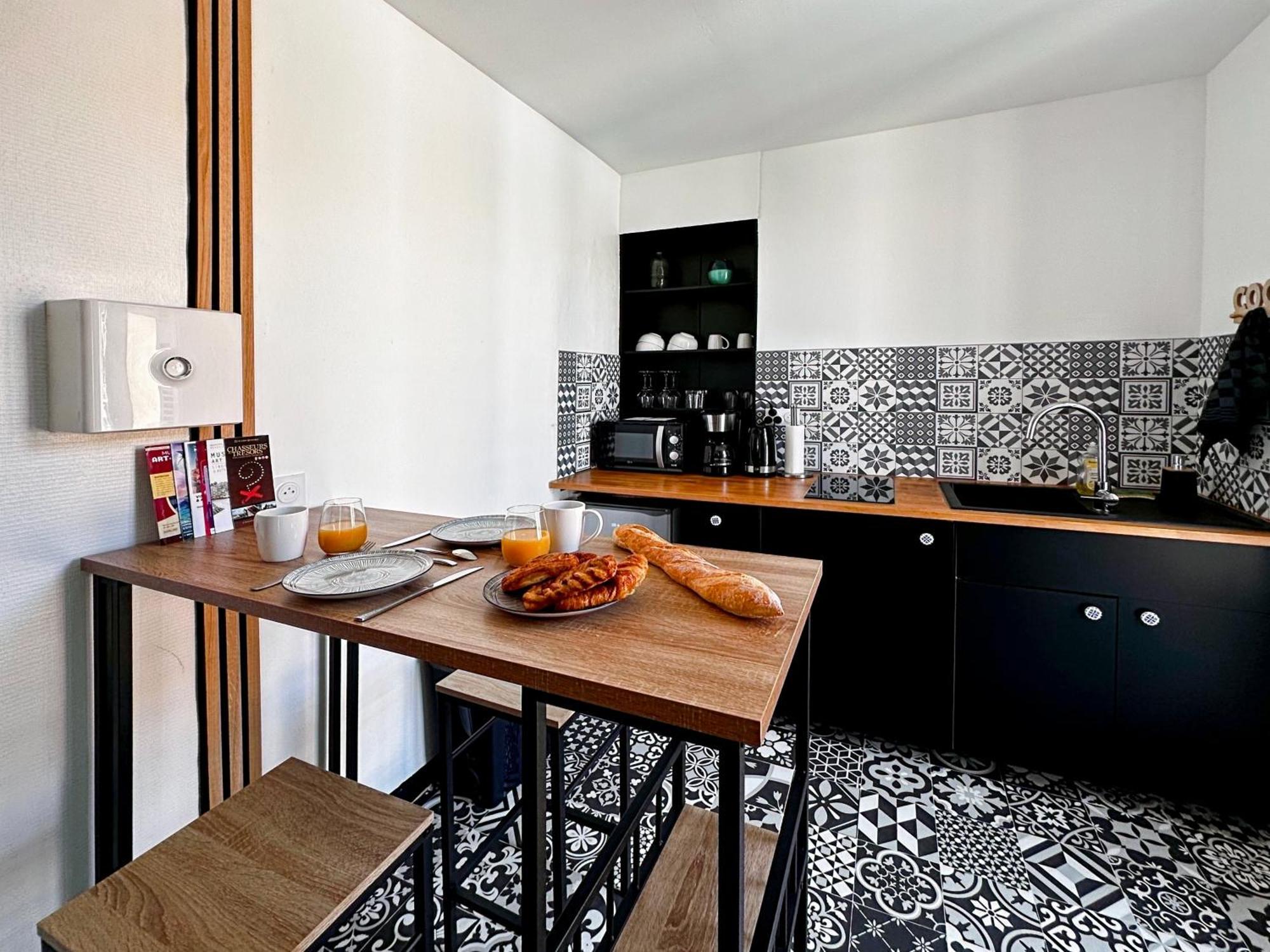 Appartement Entier Cosy Avec Balcon - Centre Монпелие Екстериор снимка